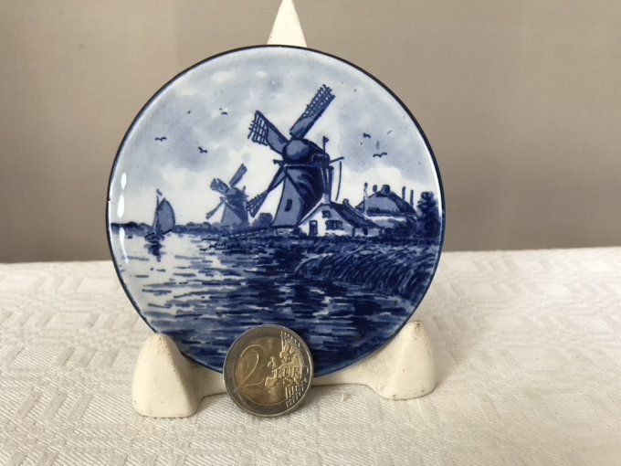 Assiette miniature en céramique, signé Delft Blauw