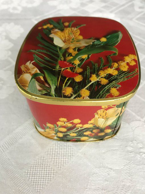 Jolie boite lithographiée décor floral, Cote d'Or