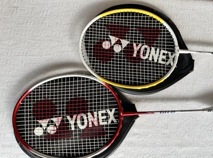 2 Raquettes badminton Yonex avec housses