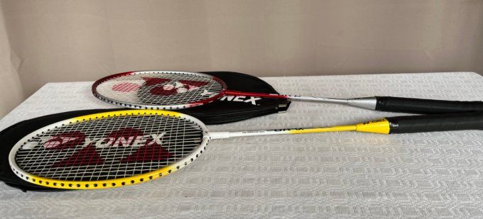 2 Raquettes badminton Yonex avec housses