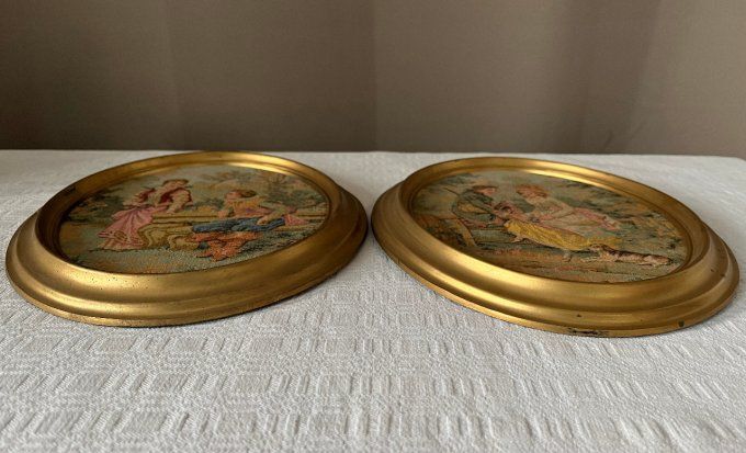 2 Tableaux ovales, Tapisseries scènes galantes, dans le gout d'Aubusson