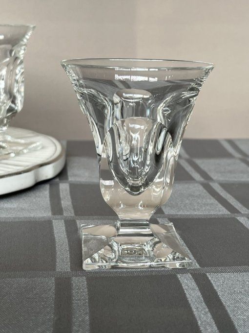 5 Verres art déco, à cotes plates et pieds carrés