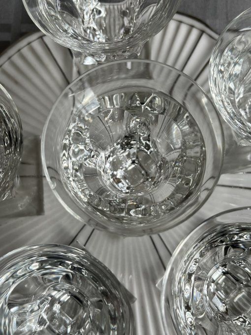 5 Verres art déco, à cotes plates et pieds carrés