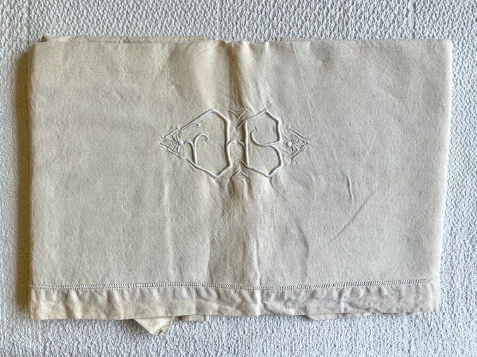 Ancien grand drap en métis brodé, monogramme DB