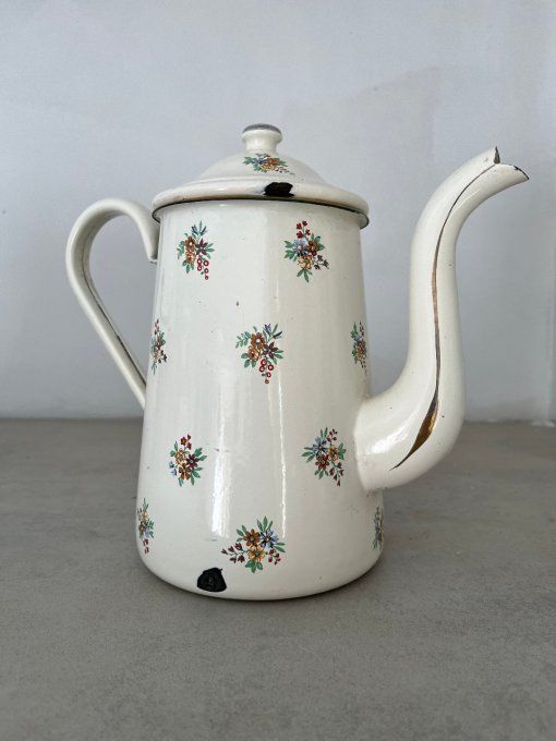 Ancienne cafetière émaillée à décor de fleurs