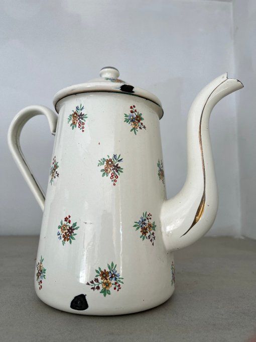 Ancienne cafetière émaillée à décor de fleurs