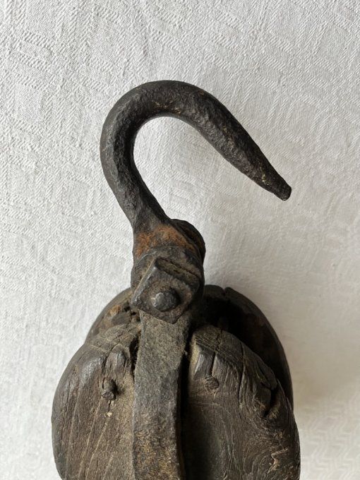 Ancienne poulie de bateau en bois et fer forgé, Déco marine