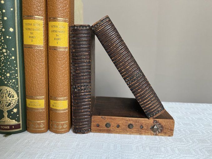 Anciens serre-livres en bois