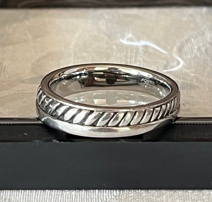Bague anneau Fossil en acier inoxydable, motif torsadé, Neuve