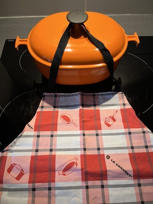 Cocotte en fonte Le Creuset orange, la Mama par Enzo Mari, modèle 29