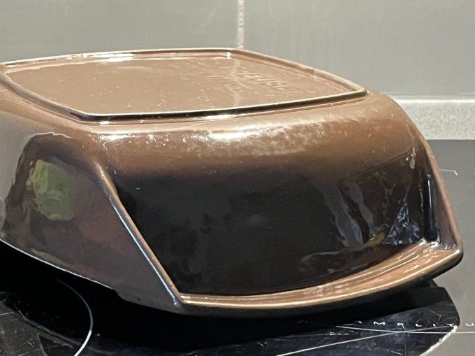 Grand plat à four, rectangulaire, Le creuset, design Raymond Loewy en fonte émaillée marron