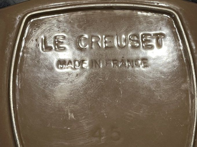 Grand plat à four, rectangulaire, Le creuset, design Raymond Loewy en fonte émaillée marron