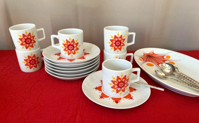 Service à café, Tasses et sous tasses vintage, décor floral seventies orange, Estampillées
