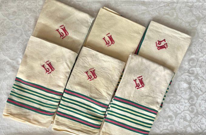 Lot 6 serviettes de table anciennes style basque, initiales brodées LM + 4 offertes