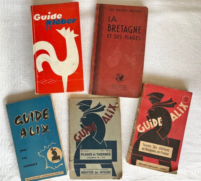 Lot d'anciens guides,  3 Alix Vacances, 1 Kléber France et 1 les guides rouges, Bretagne