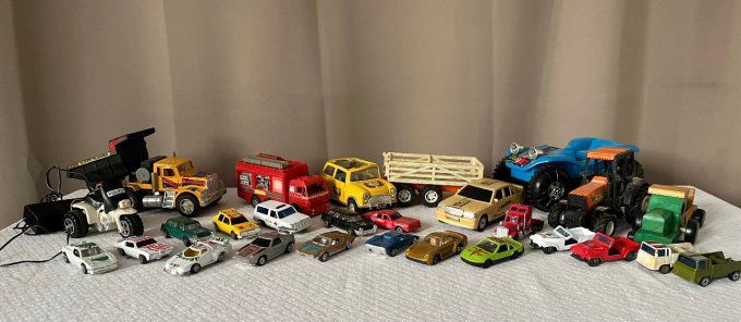 Lot de voitures miniatures, camions, .... Vintage