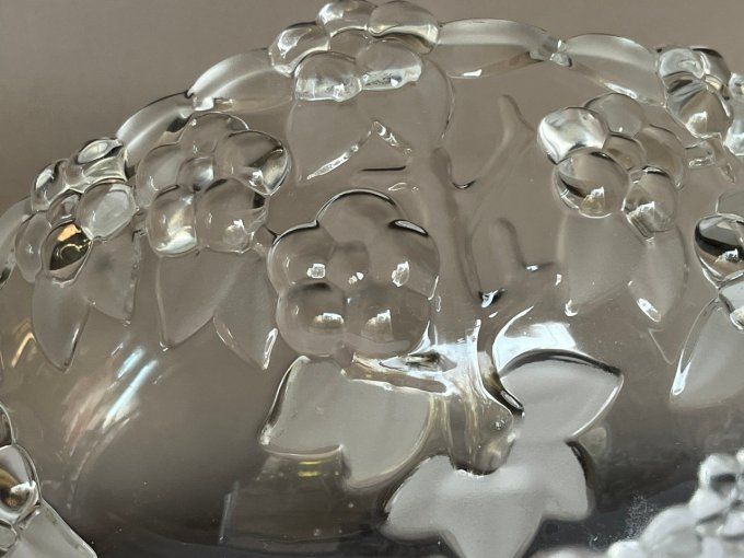 Magnifique coupe à fruits, compotier en cristal orné de fleurs en relief