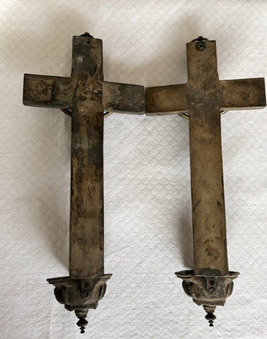 Paire, ancien Crucifix / bénitier de Lourdes, Jésus Christ, Vierge Marie et cathédrale