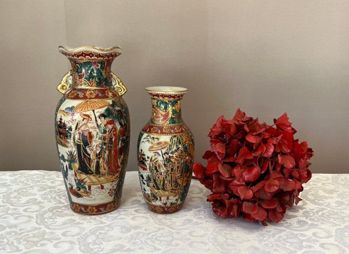 Paire de vases chinois vintage en porcelaine, décor de geishas, style Satsuma