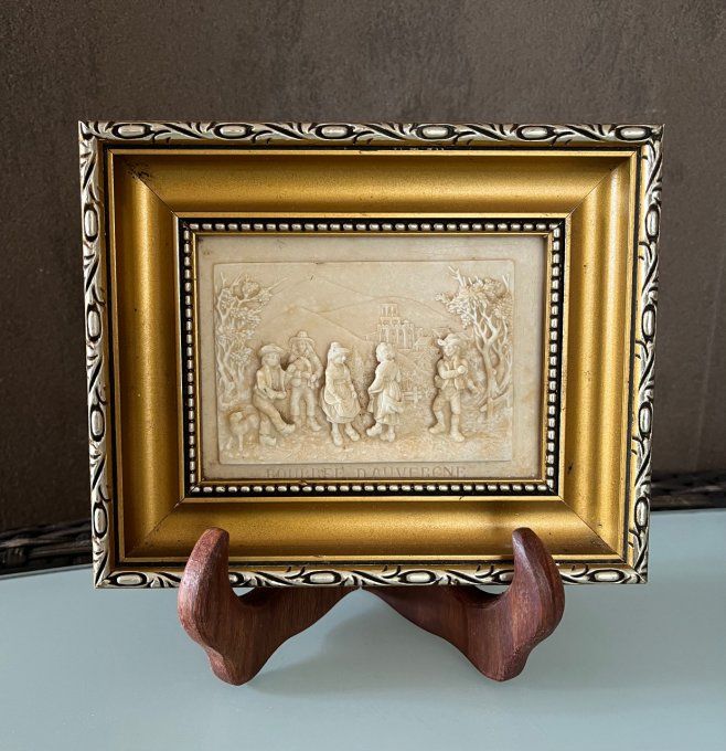 Petit tableau, bas relief en calcaire fontaine pétrifiante, Bourrée d'Auvergne