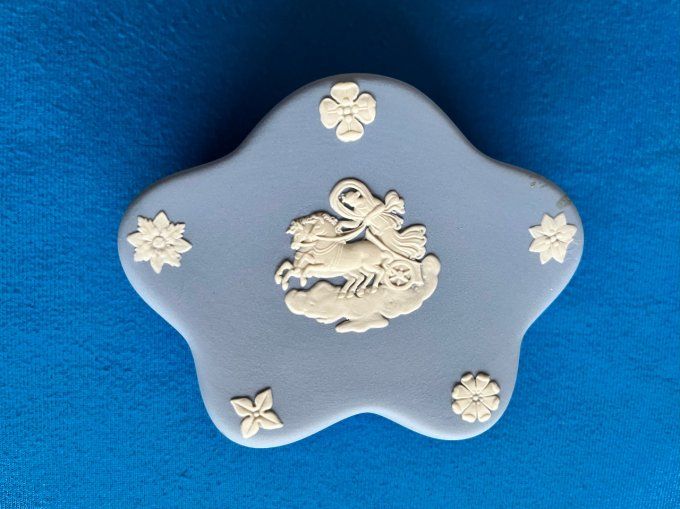 Petite boite Jasperwade de Wedgwood, signé, fabriqué en Angleterre