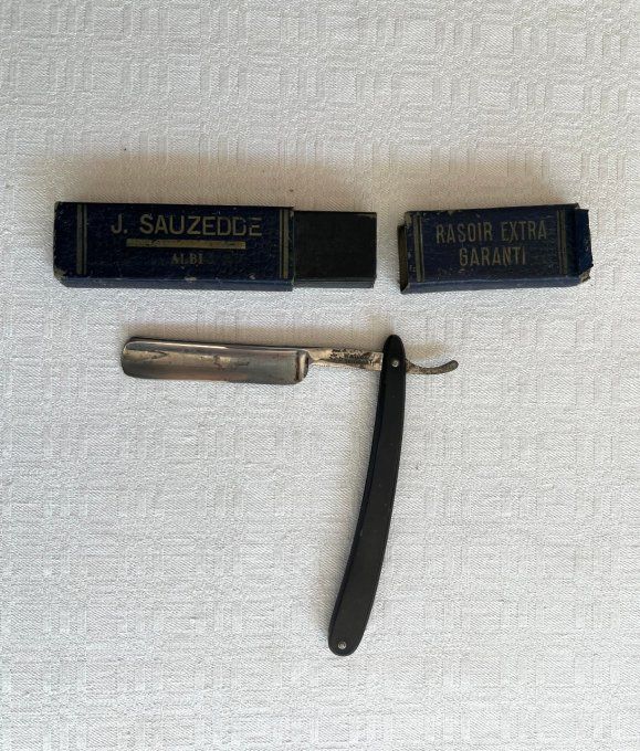 Rasoir droit, ancien coupe choux SERINDAT, avec étui