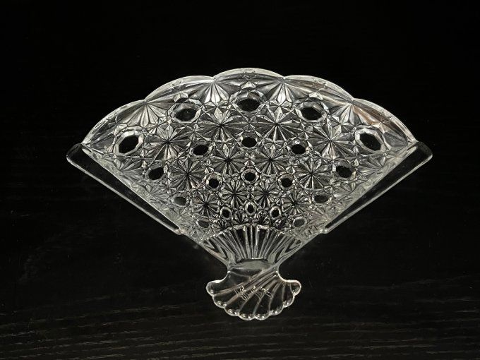 Ravier, vide poche en verre pressé en forme d'éventail, marque Avon, vintage