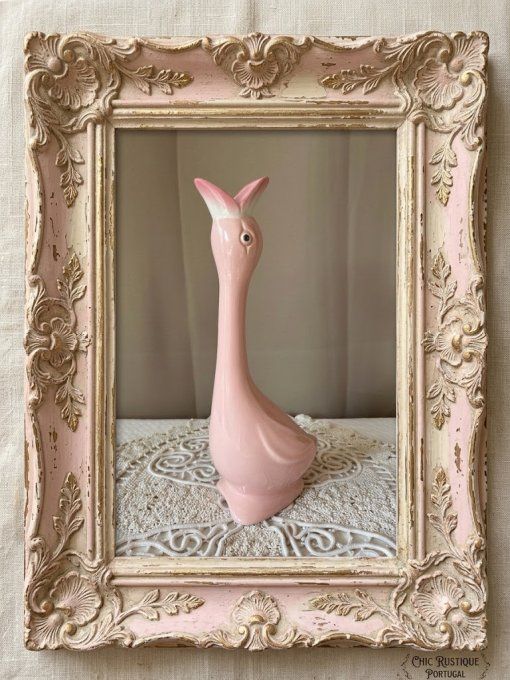Vase / carafe décorative en céramique rose, oiseau stylisé, peint à la main
