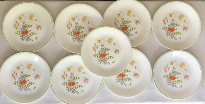 Service de table vintage, assiettes creuses et plates, Corelle by Corning Modèle Wild flowers