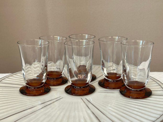 Très joli lot de 6 petits verres à digestif / shooter, soufflés à la bouche