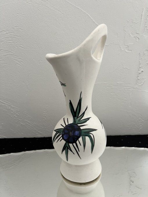 Vase forme originale en céramique des années 50, au joli décor végétal, signé FPP Vallauris