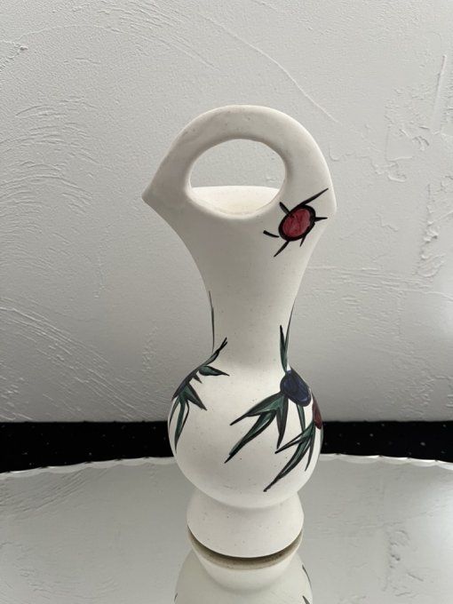 Vase forme originale en céramique des années 50, au joli décor végétal, signé FPP Vallauris