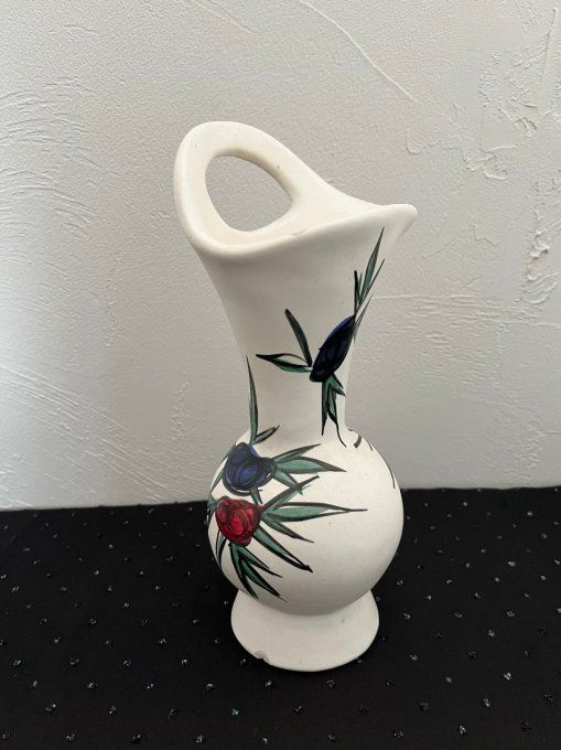 Vase forme originale en céramique des années 50, au joli décor végétal, signé FPP Vallauris