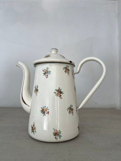 Ancienne cafetière émaillée à décor de fleurs