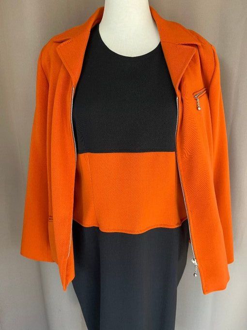 Ensemble tailleur orange et noir, veste et robe Anne D'Aleth