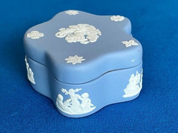 Petite boite Jasperwade de Wedgwood, signé, fabriqué en Angleterre