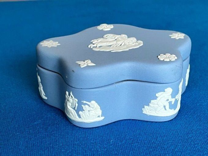 Petite boite Jasperwade de Wedgwood, signé, fabriqué en Angleterre